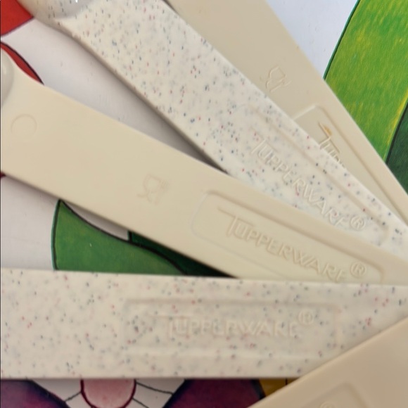 Tupperware Measuring Spoons - Picture 3 of 4